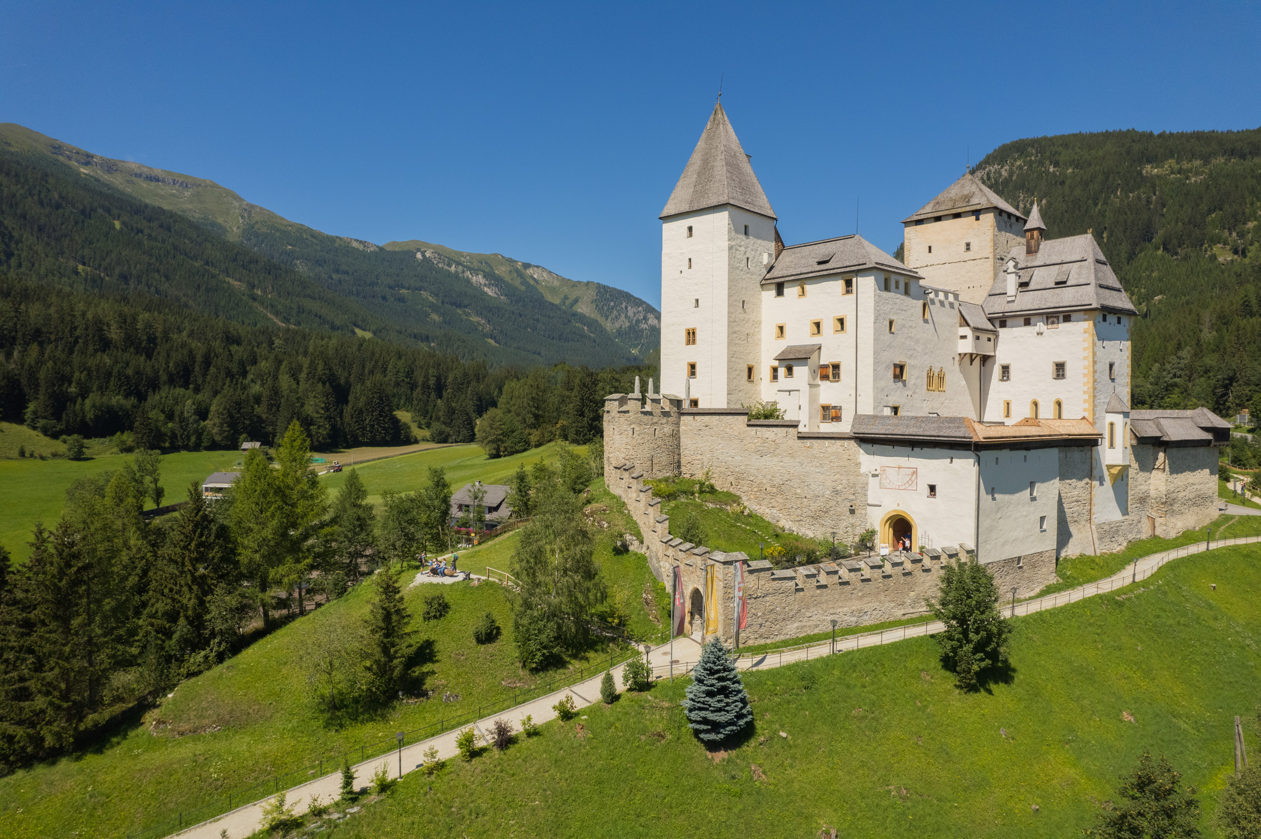 BurgMauterndorf_Aussen_127(3).jpg
